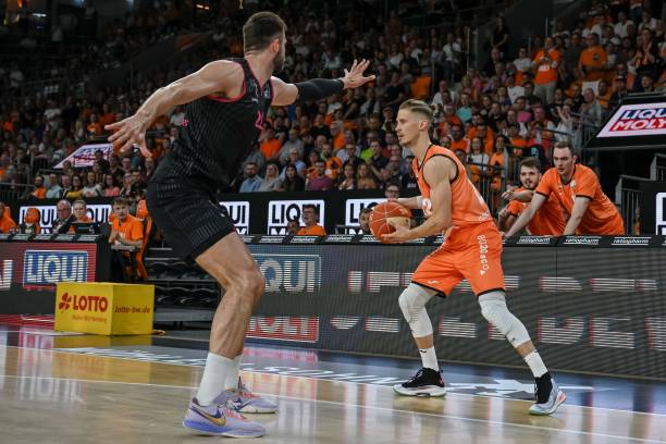 首却未能带 首却未能带